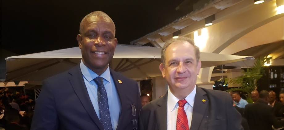 Encargado de Negocios de la Embajada de Colombia en Trinidad y Tobago realiza visita diplomática a Granada