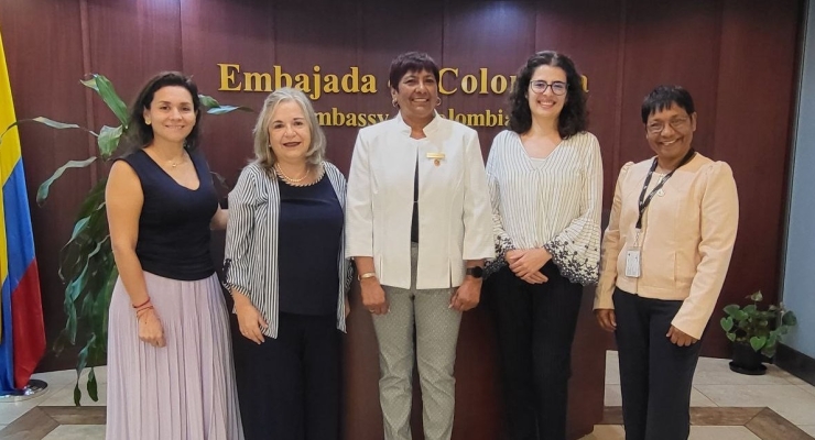 Equipo de la Embajada de Colombia y Procolombia en Trinidad y Tobago se reúne con las directivas de la Cámara de Comercio de Fyzabad