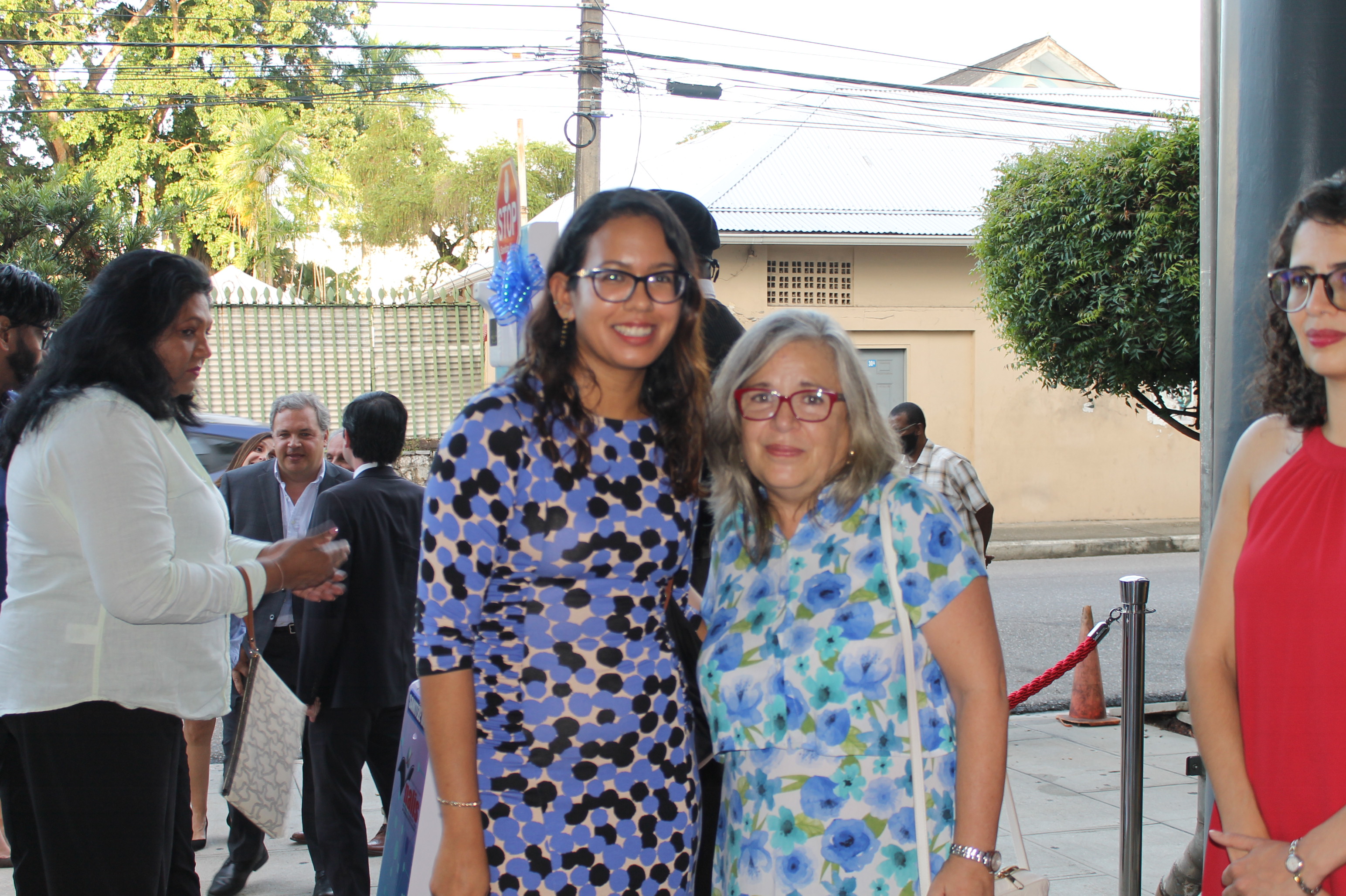 Embajada en Trinidad y Tobago lanza en la Biblioteca Nacional NALIS el mural “El Mar Caribe que nos une”