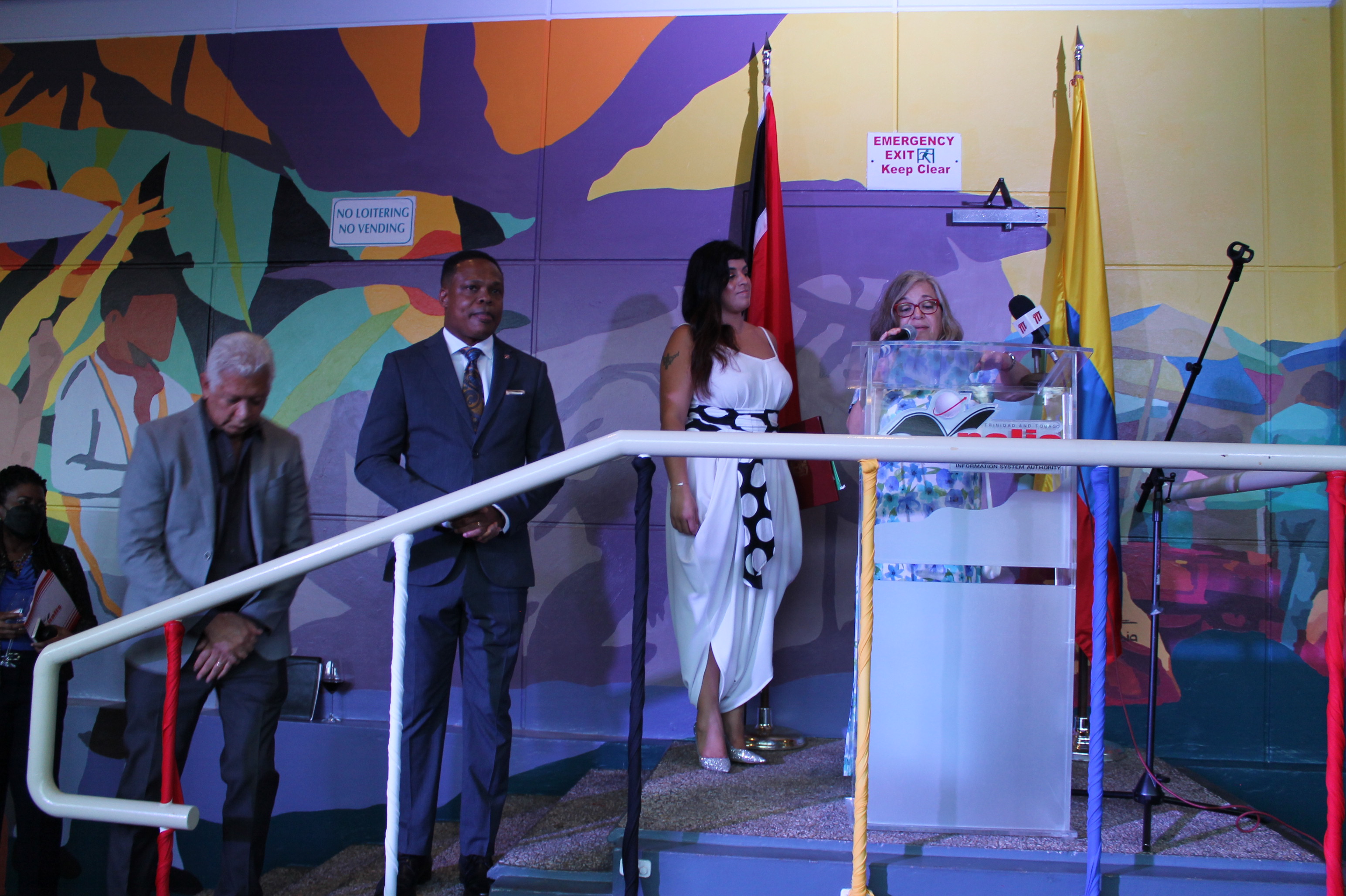 Embajada en Trinidad y Tobago lanza en la Biblioteca Nacional NALIS el mural “El Mar Caribe que nos une”