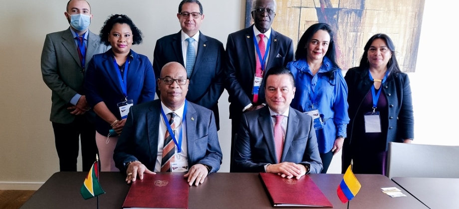 Colombia y Guyana suscribieron Acuerdo de Servicios Aéreos