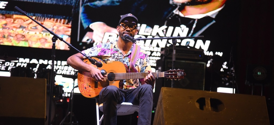 Elkin Robinson participó en el Festival Panafricano de Trinidad y Tobago en conmemoración del Día de la Emancipación